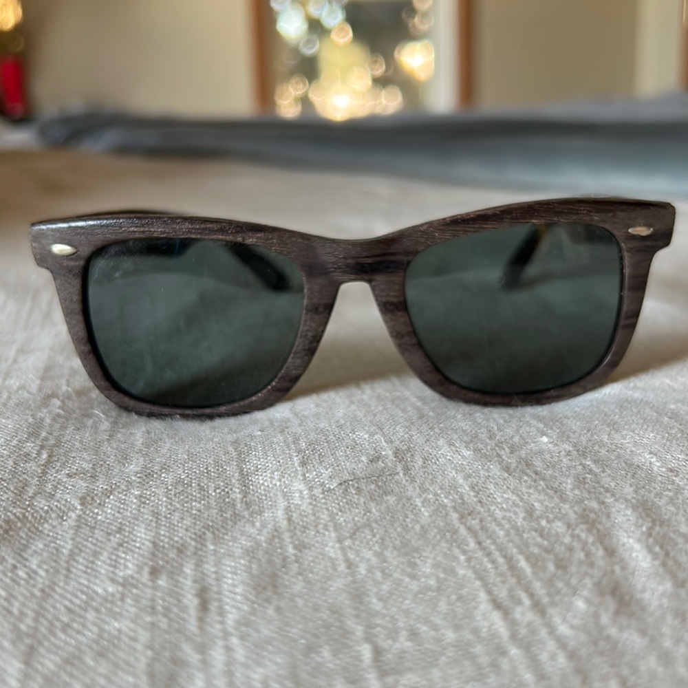 Faux wood grain sunglasses
